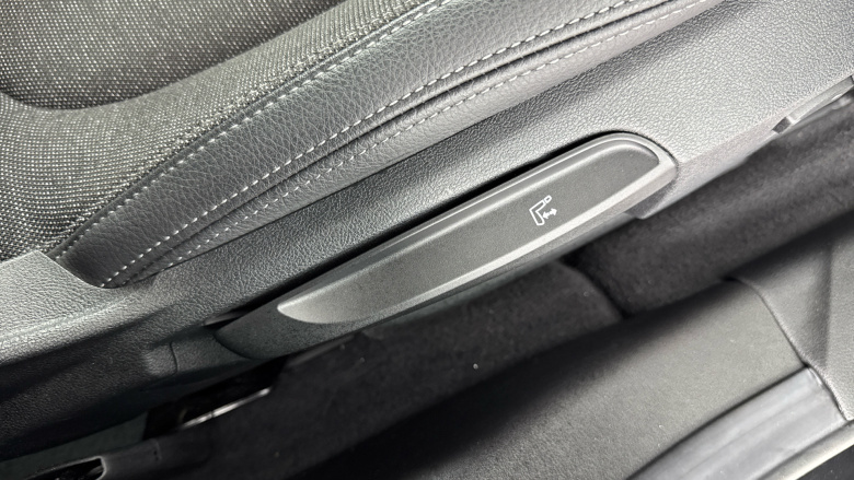 BMW 2 Series 218i Sport 4dr DCT Petrol Saloon